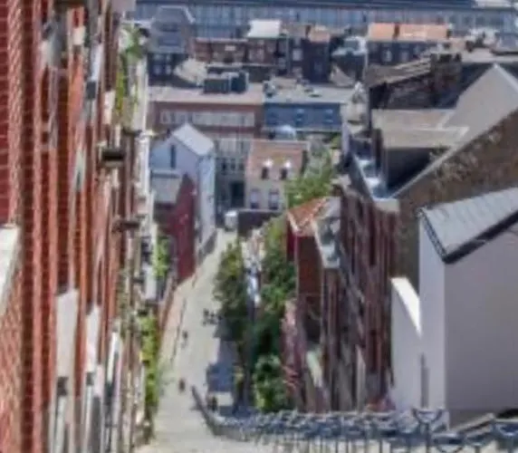 Au 194 Oda ve Kahvaltı Liège